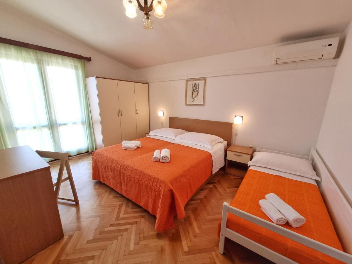 Apartmani Dalija Tučepi エクステリア 写真