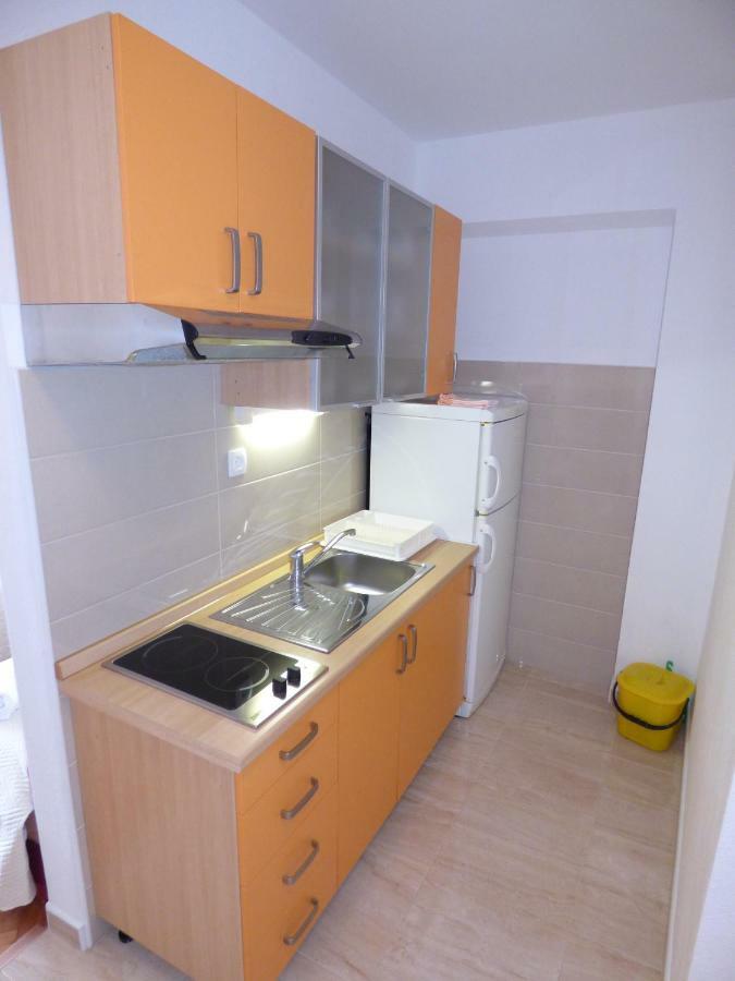Apartmani Dalija Tučepi エクステリア 写真