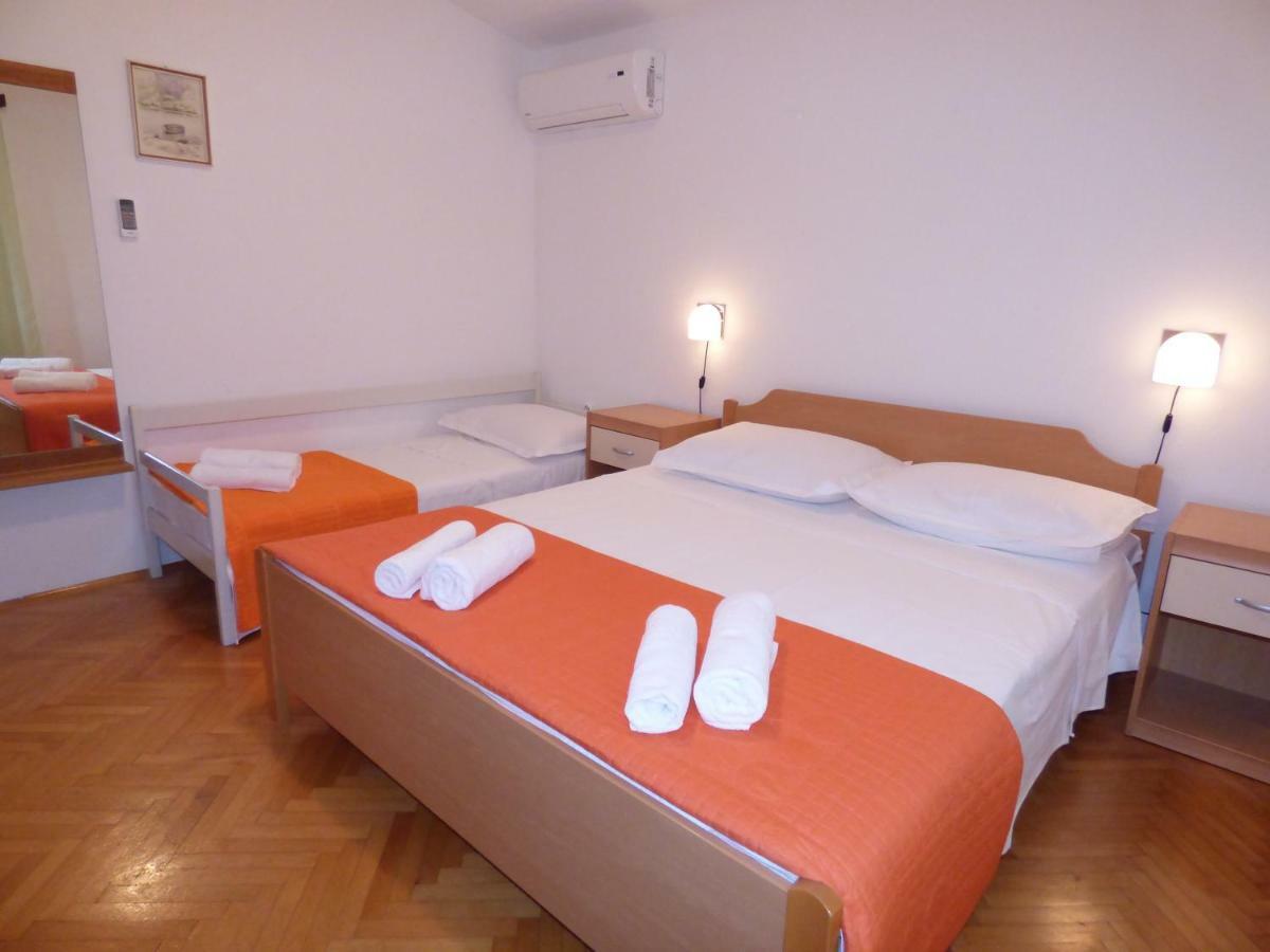 Apartmani Dalija Tučepi エクステリア 写真